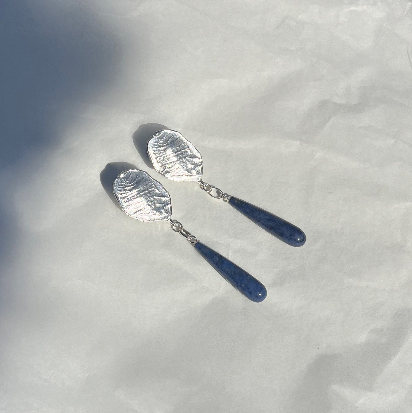 CRETA BLUE long dripping earrings in Dumortierite - Limited Edition - aguamarga