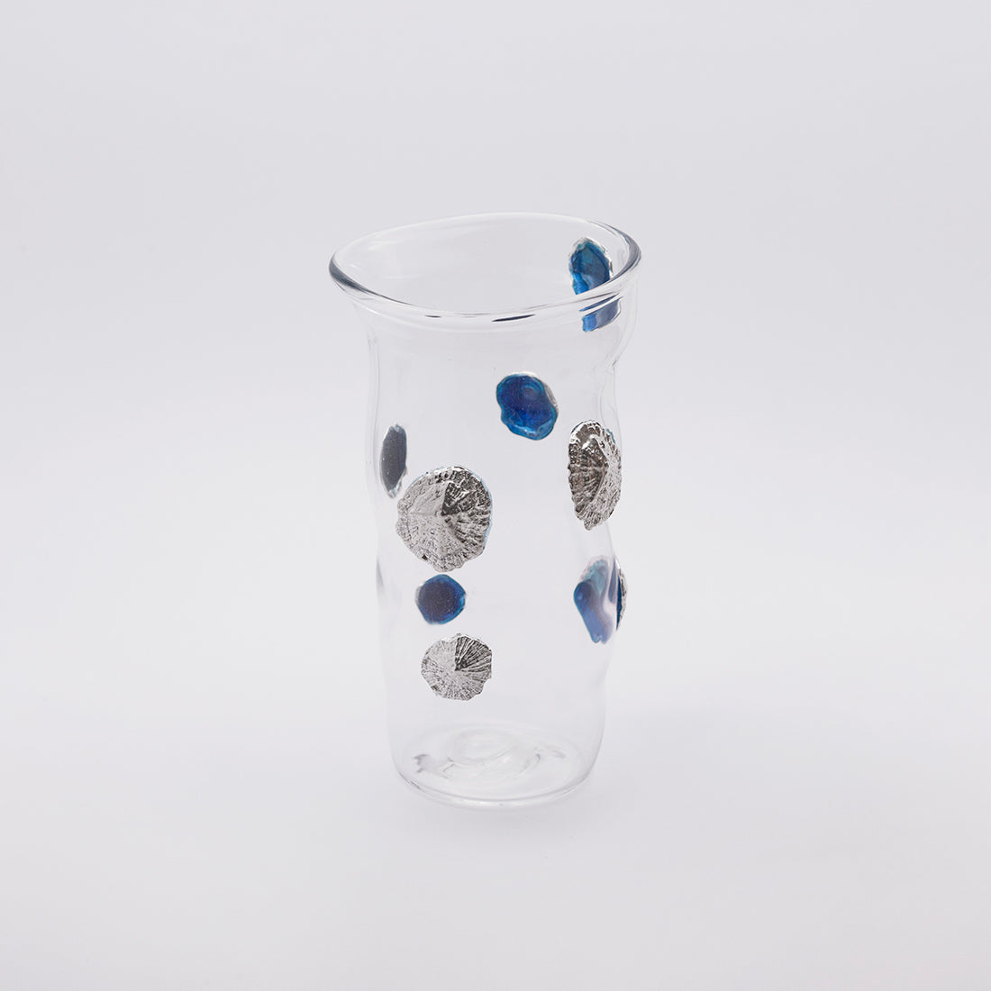 Egeo Large hand-blown glasses with sterling silver shells by Aguamarga Studio x House of VV
